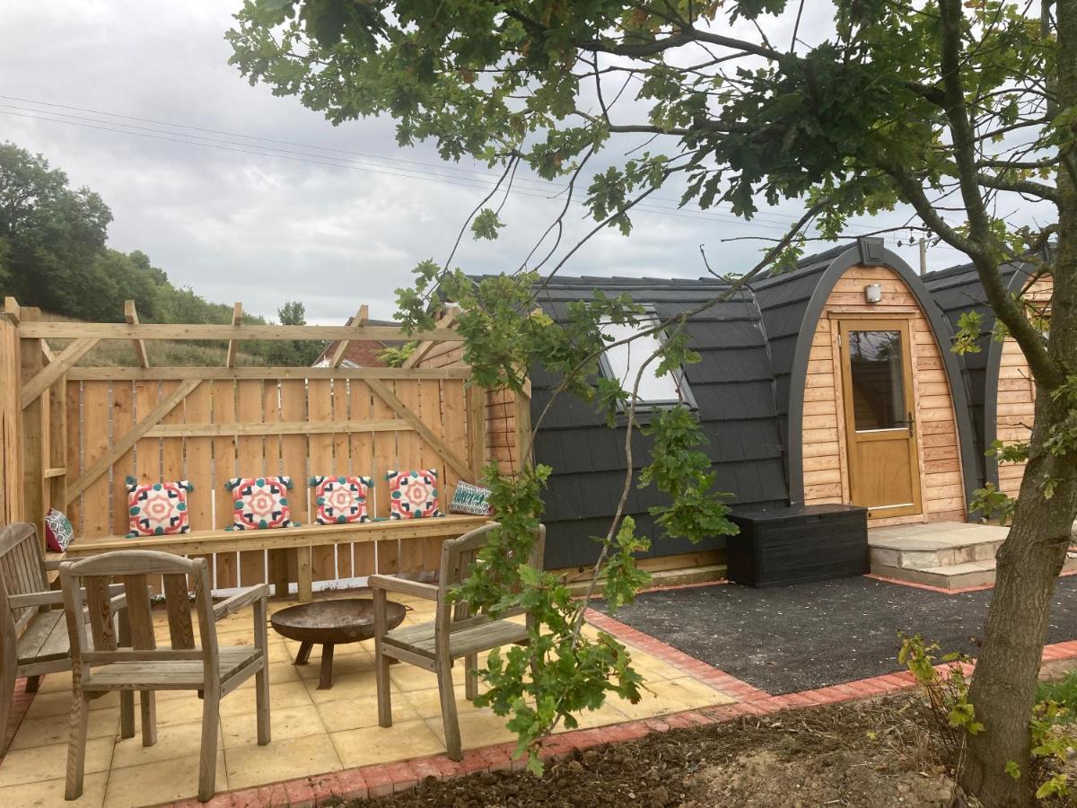 Squirrel Glamping Pod School House Farm Hotel Leighton  Екстериор снимка